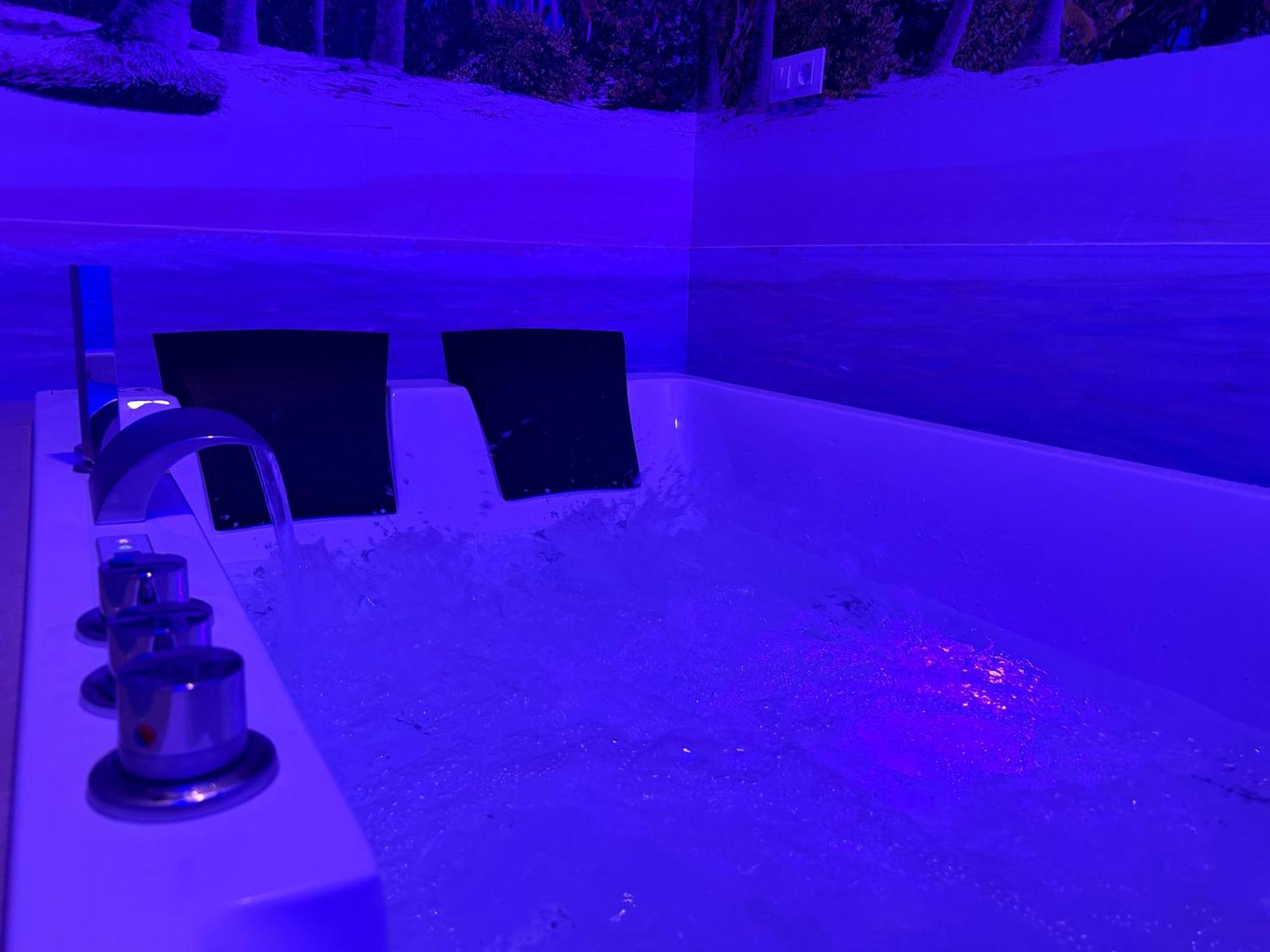 Habitacion Con Jacuzzi Y Bano Privado — Photos 3